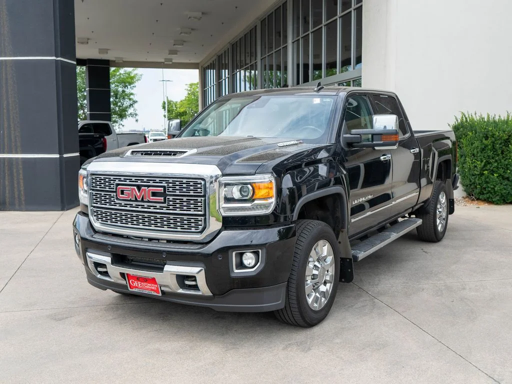 Used 2018 Black GMC Denali image 3