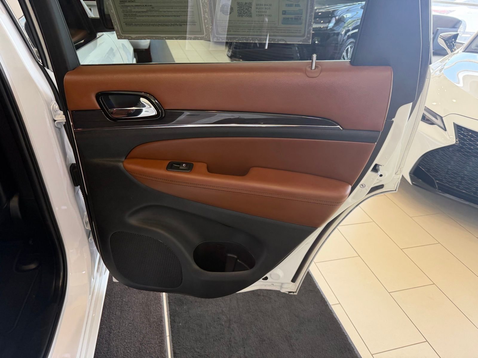 Used 2020 Off-white Jeep Overland image 26
