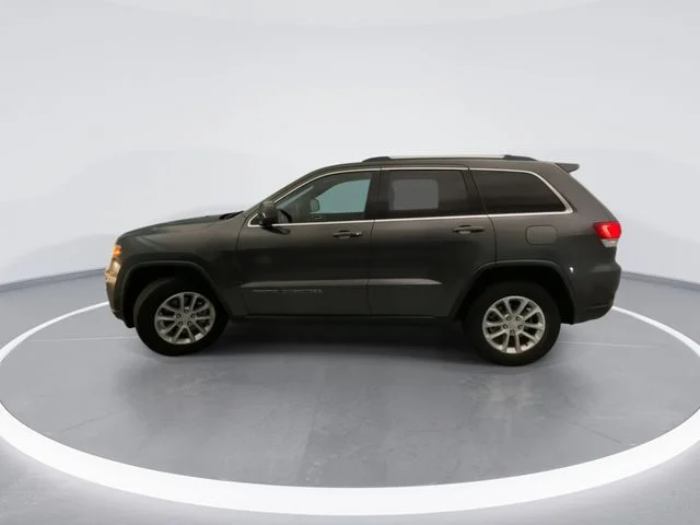 Used 2021 Gray Jeep Laredo E image 9