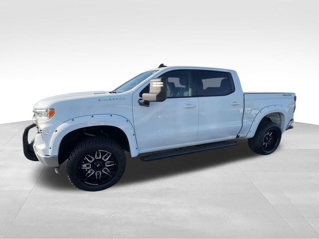 Used 2023 White Chevrolet LT image 5