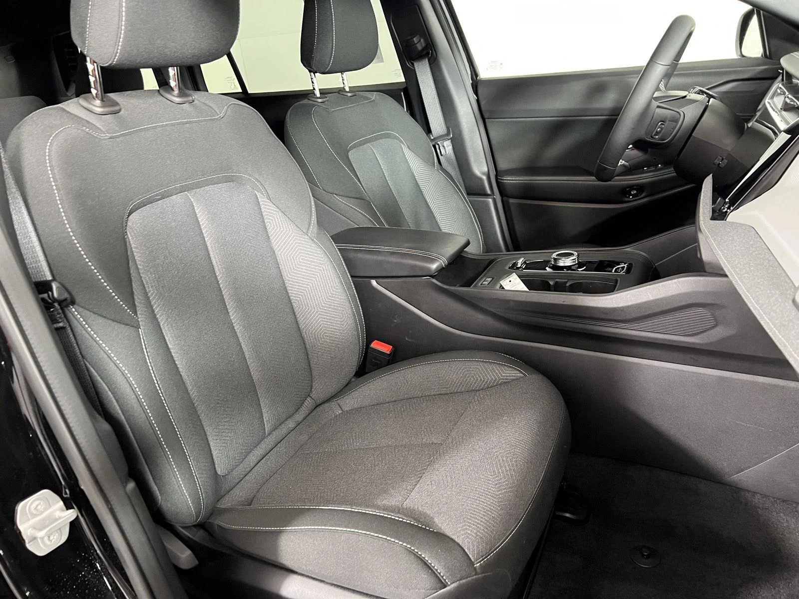 Used 2026 Diamond Black Crystal Pearlcoat Jeep Laredo image 26