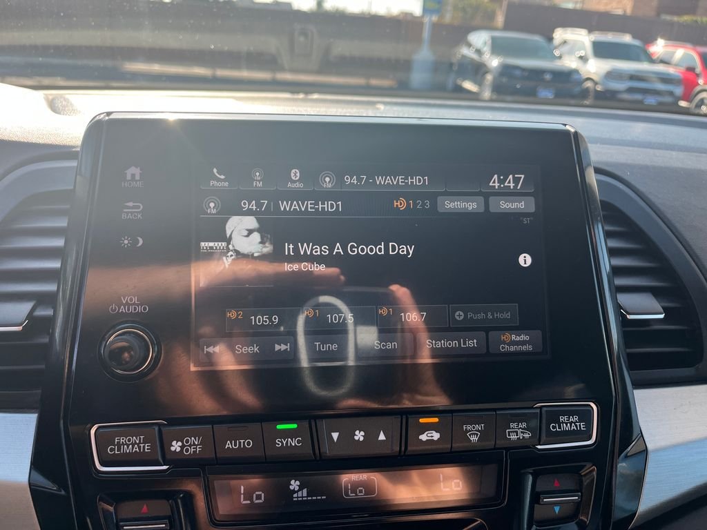 Used 2019 Silver Honda EX-L image 34