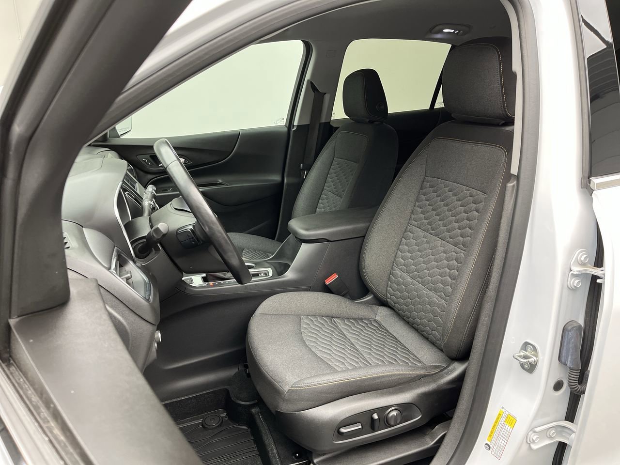 2020 Chevrolet Equinox LT - Photo 9