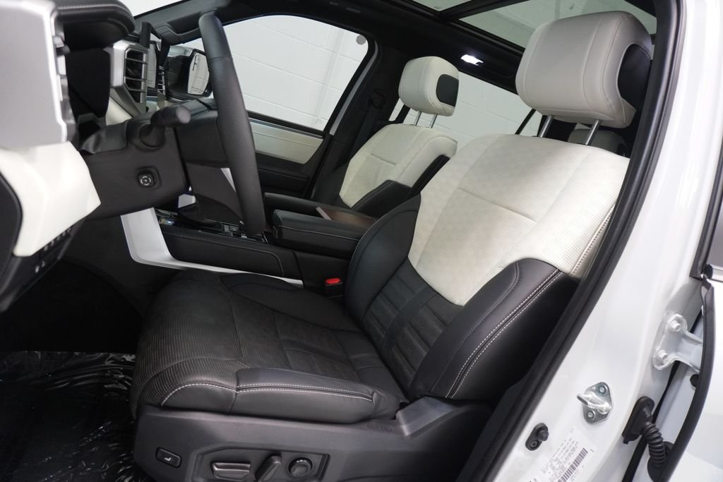 Used 2025 Beige Toyota Capstone image 6
