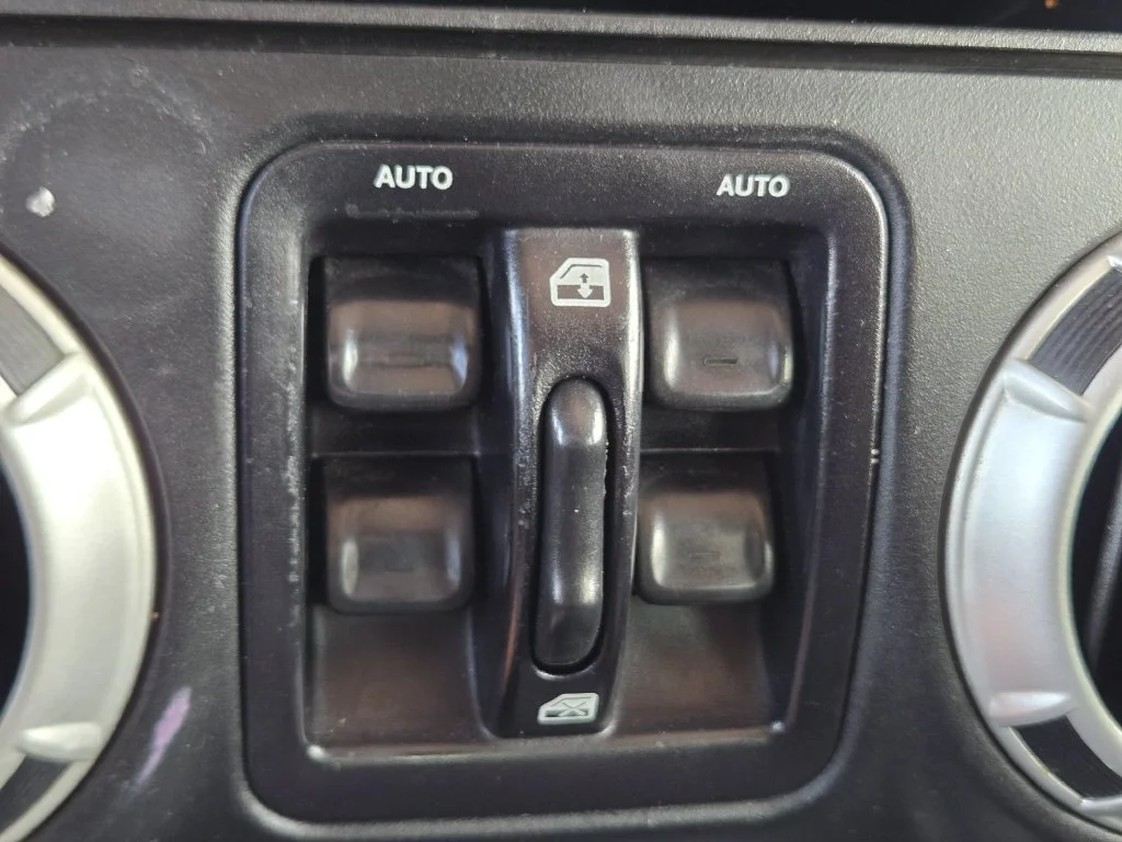 Used 2016 White Jeep Unlimited Rubicon image 29