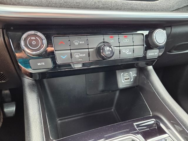 Certified Used 2025 White Jeep Latitude image 25