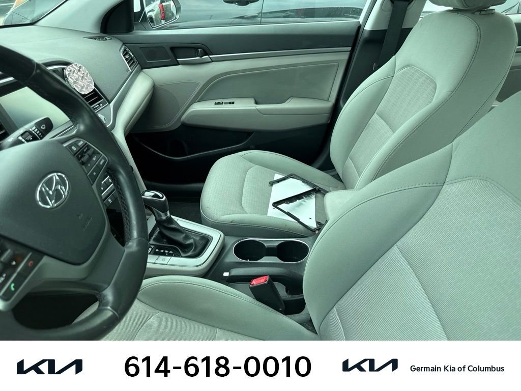 Used 2017 White Hyundai SE image 7