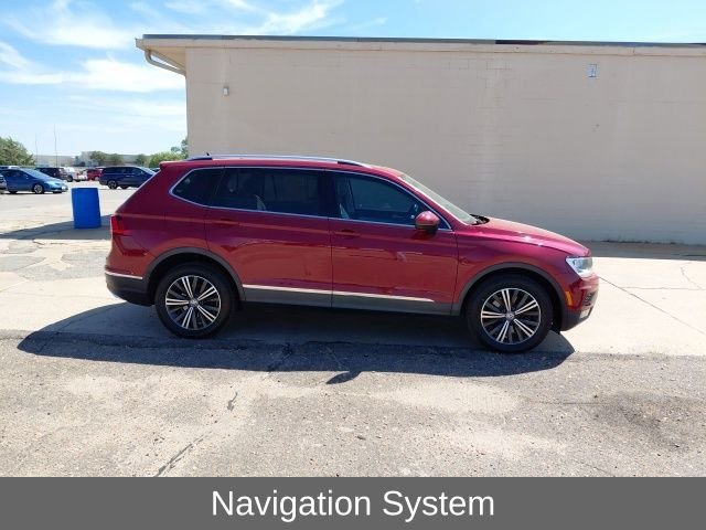 Used 2018 Cardinal Red Metallic Volkswagen 2.0T SEL image 3