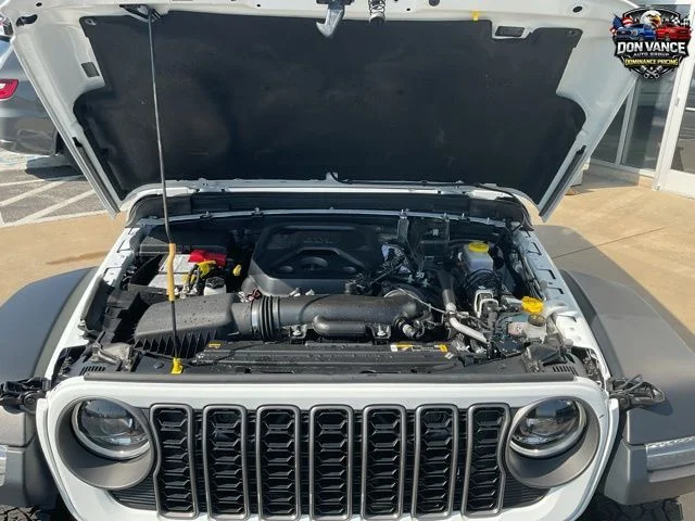Certified Used 2025 White/off-white Jeep Rubicon image 21
