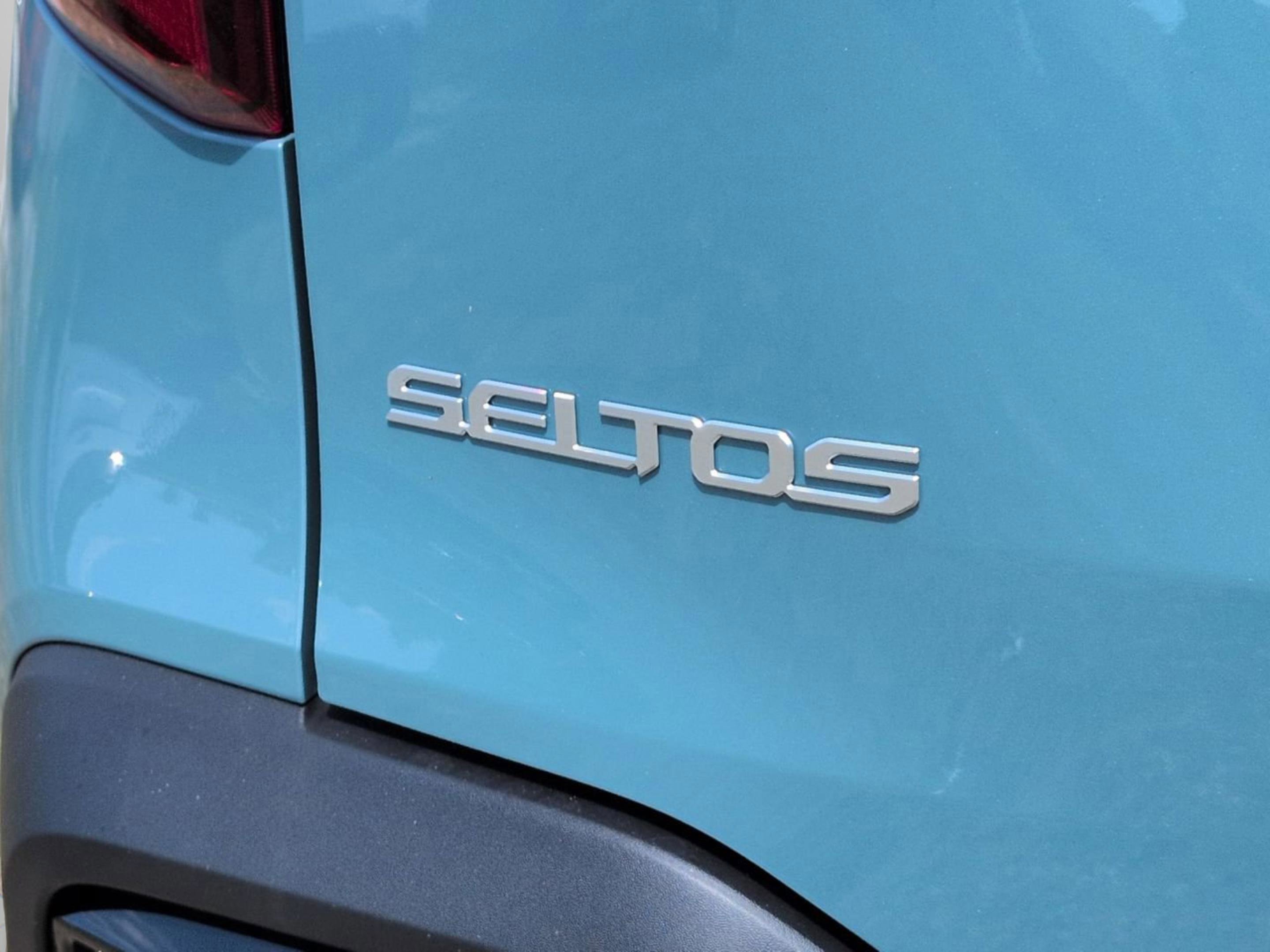 New 2026 Pluton Blue Kia EX image 13