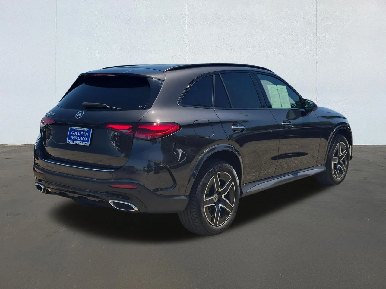 Used 2025 Graphite Grey Metallic Mercedes-Benz SUV image 5