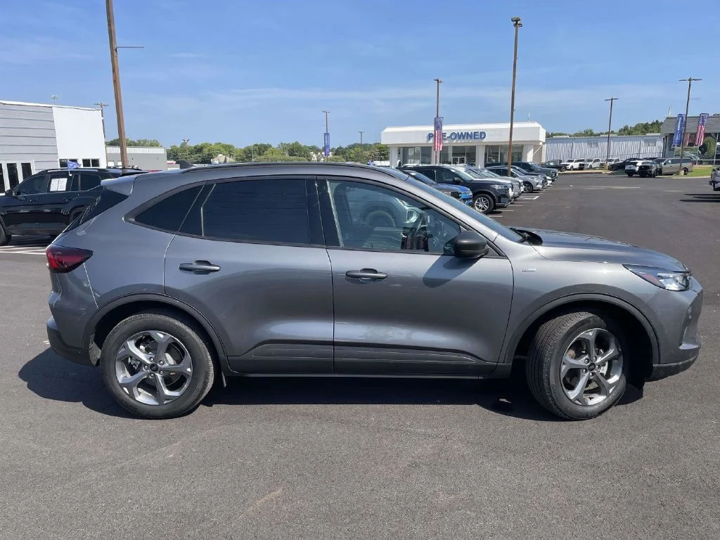 Used 2025 Gray Ford ST-Line image 2