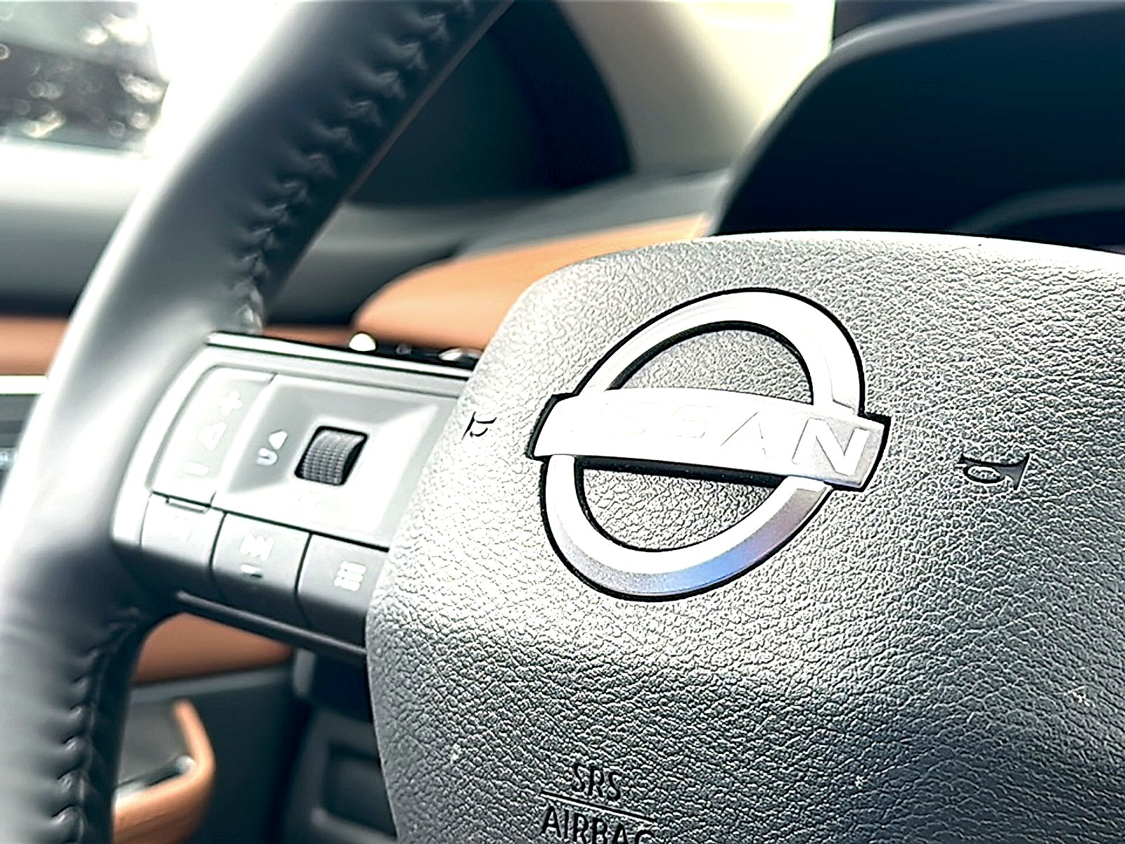 Used 2025 Gun Metallic Nissan Platinum FWD image 30