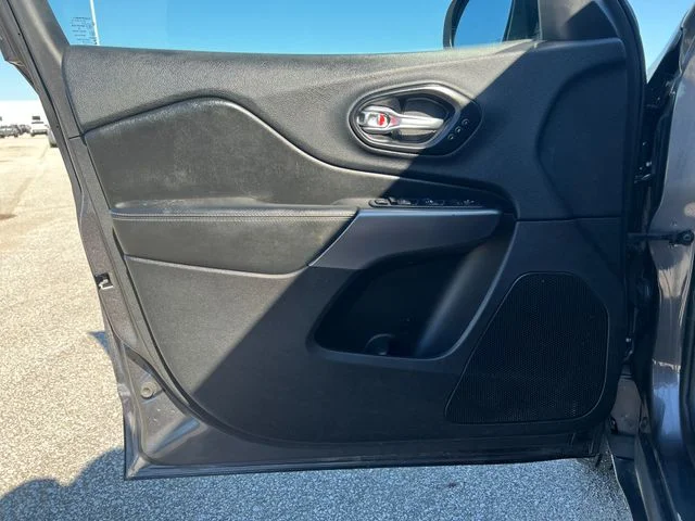 Used 2019 Gray Jeep Limited image 14