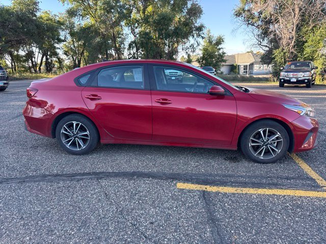 Used 2023 Red Kia LXS image 2