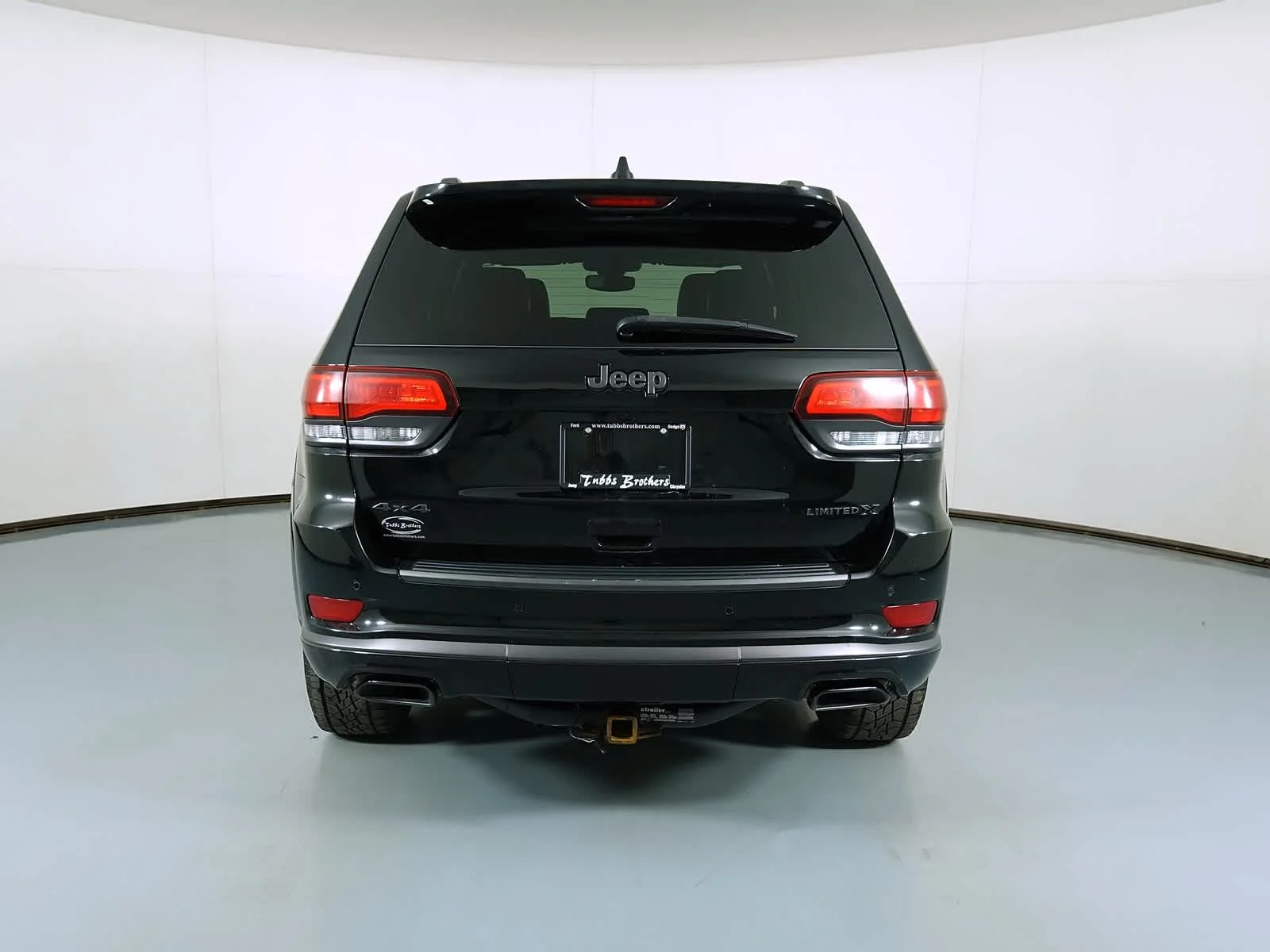 Used 2020 Diamond Black Crystal Pearlcoat Jeep Limited X image 4