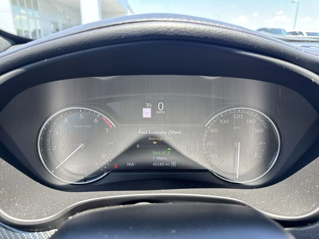 Used 2019 White Cadillac Sport image 15