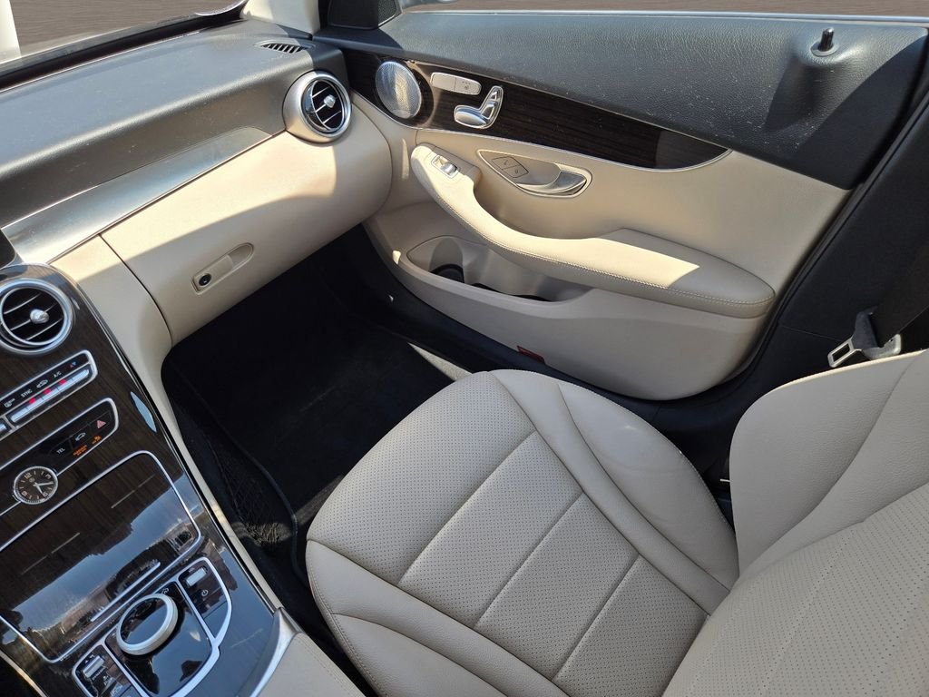Used 2020 Beige Mercedes-Benz C 300 image 14