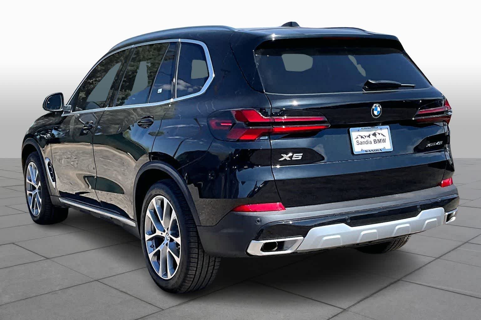 New 2026 Black Sapphire Metallic BMW xDrive40i image 12