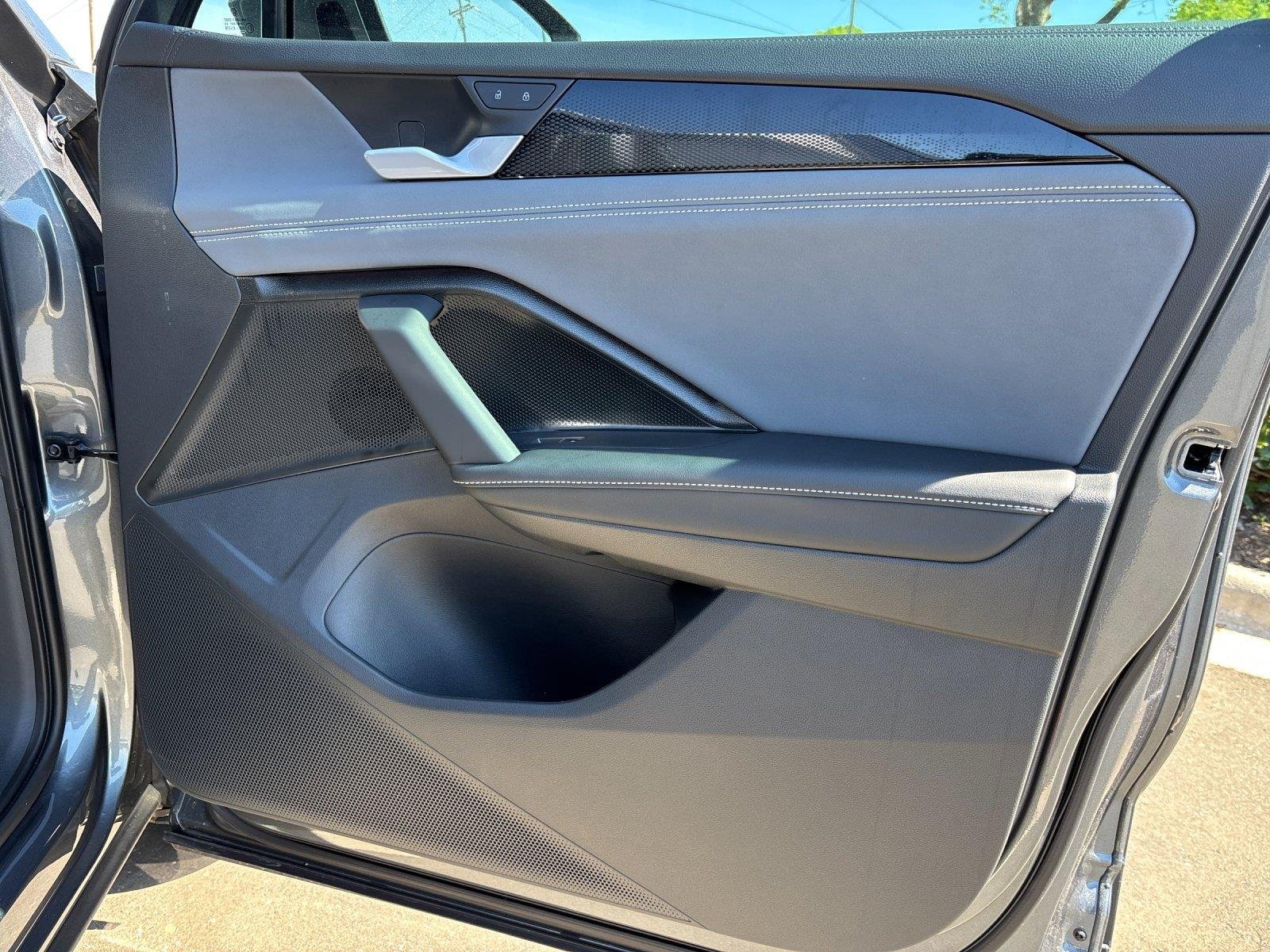 2025 Volkswagen Tiguan SE - Photo 38