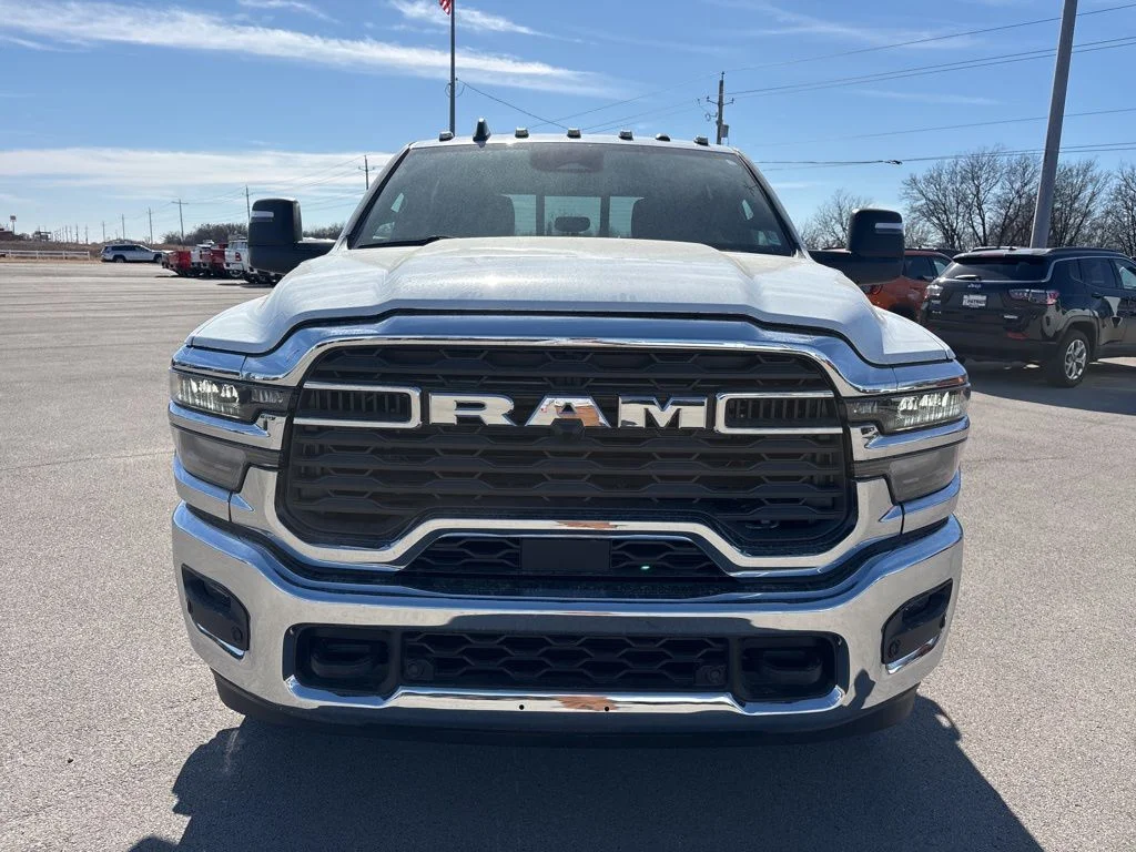 New 2026 Bright White Clear-Coat Exterior Paint RAM Tradesman image 9