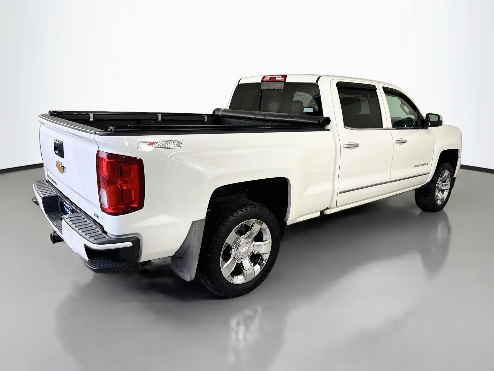 Used 2017 Summit White Chevrolet LTZ image 7