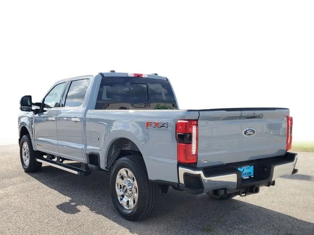 New 2026 Glacier Gray Metallic Tri-Coat Ford F-250® Lariat® image 4