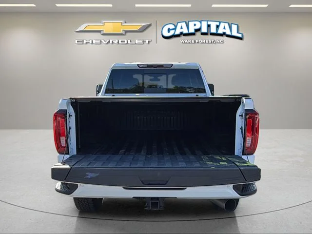 Used 2022 White GMC Denali image 10