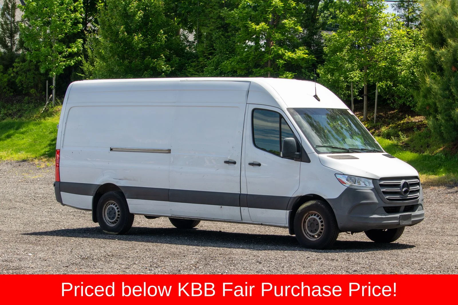 Used 2021 White Mercedes-Benz Cargo 170 WB image 10