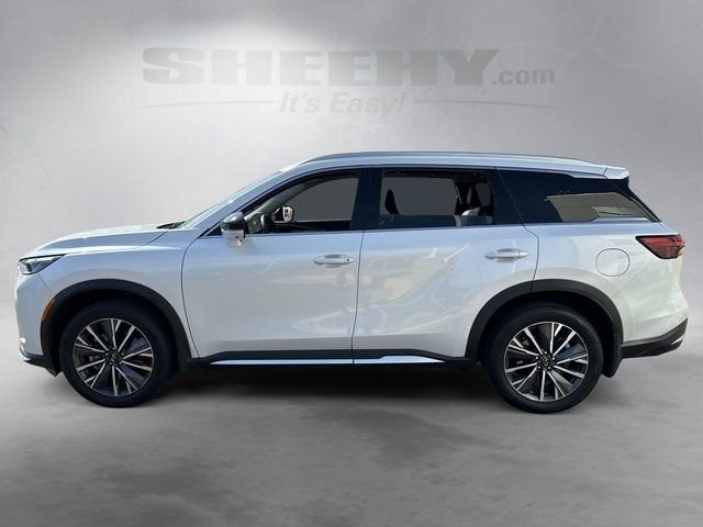 Used 2026 White INFINITI LUXE image 16