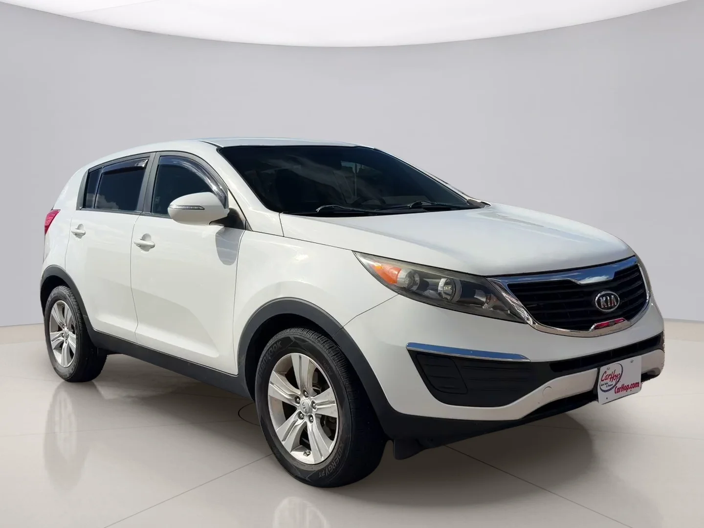 Used 2012 White Kia LX FWD image 7