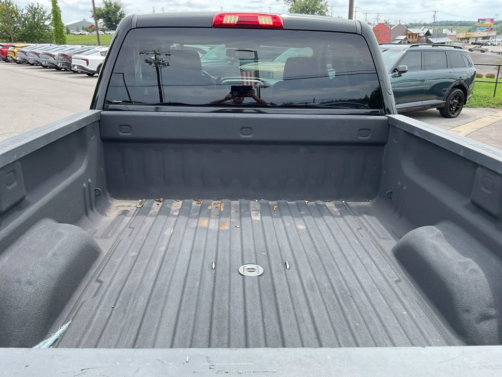 Used 2015 Black Chevrolet LT image 14