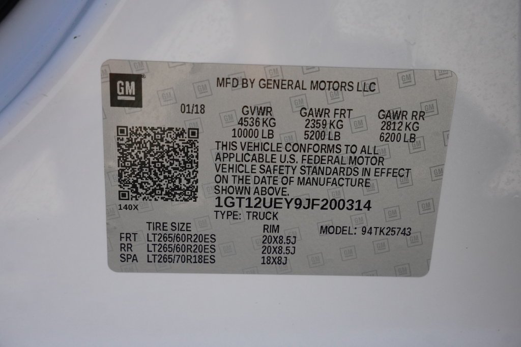 Used 2018 White GMC Denali image 39