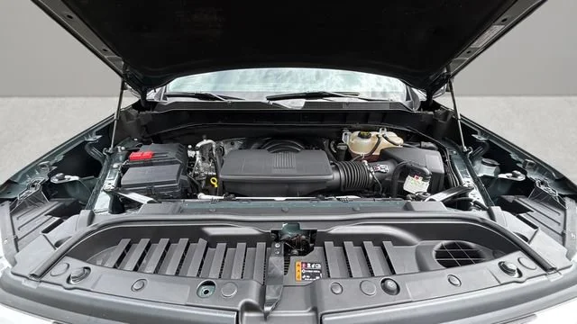 Used 2025 Cypress Gray Chevrolet LT image 34