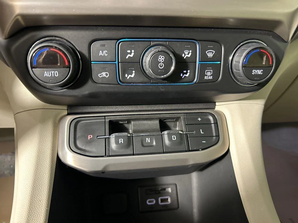 Used 2021 Cayenne Red GMC Denali image 23
