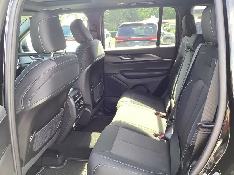New 2027 High Gloss Black Jeep Laredo X image 19
