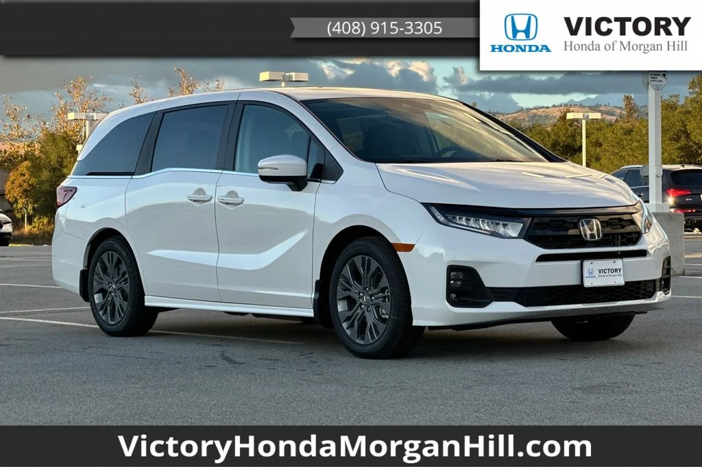 2026 Honda Odyssey Touring's photo