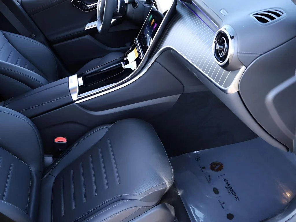 New 2026 Black Mercedes-Benz GLC 300 image 15