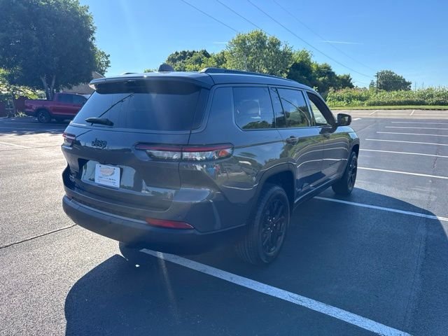 New 2026 Baltic Gray Metallic Clear-Coat Exterior Paint Jeep Altitude image 7