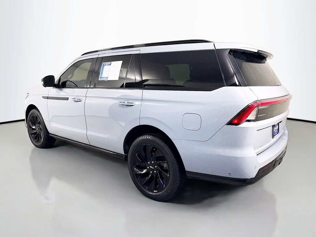 Used 2025 Gray Mist Metallic Tri-Coat Lincoln Reserve image 11