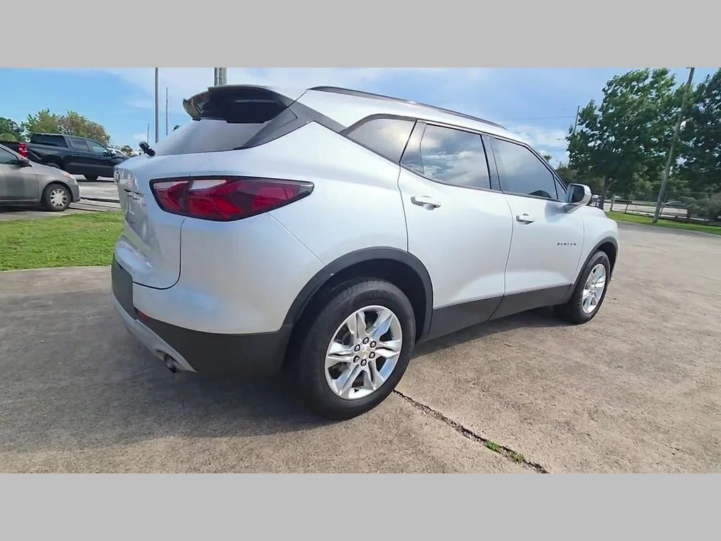Used 2019 Silver Chevrolet Base image 38