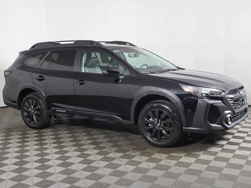 Used 2025 Black Subaru Onyx Edition image 16