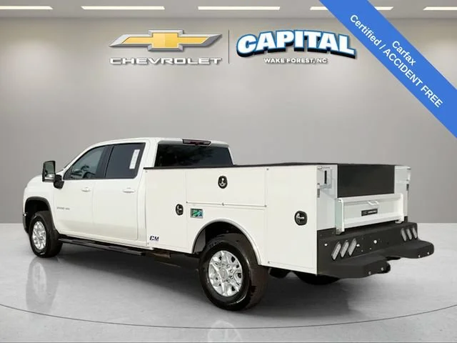 Used 2025 Summit White Chevrolet LT image 4