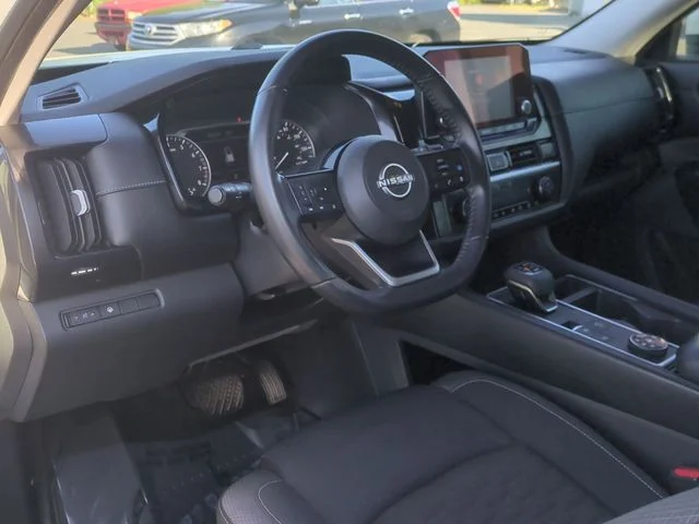 Used 2022 White Nissan SV image 20