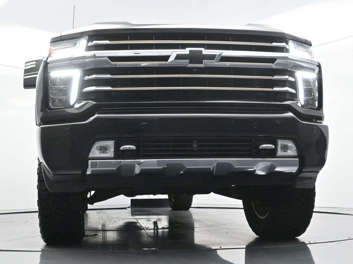 Used 2023 BLACK Chevrolet High Country image 45