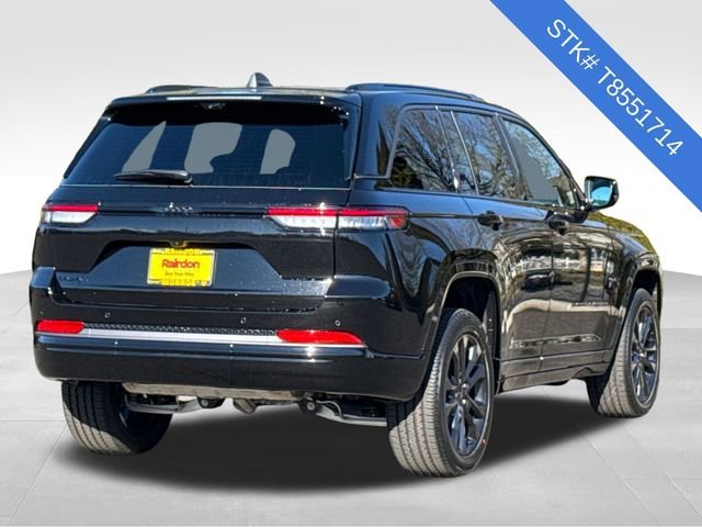 New 2026 Diamond Black Crystal Pearl-Coat Exterior Paint Jeep Limited Reserve image 4