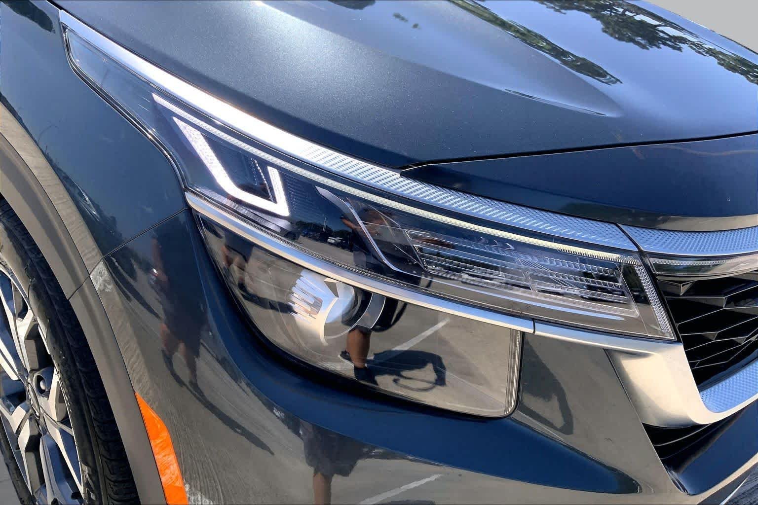 Used 2023 GRAY Kia EX image 26