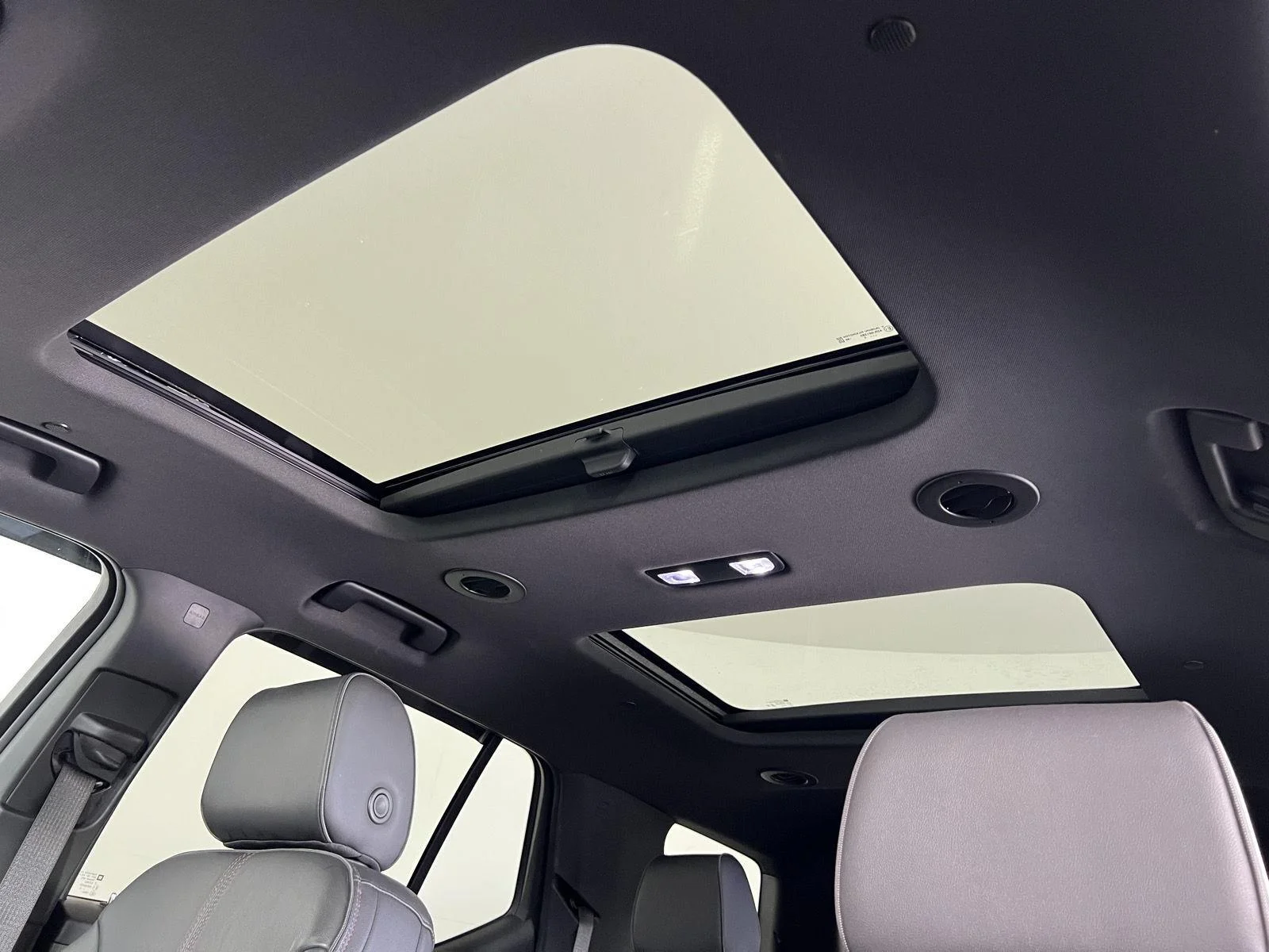 Used 2023 Summit White Chevrolet RS image 4