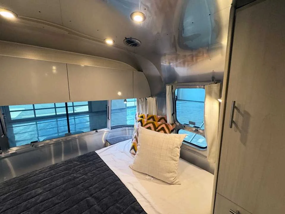 Used 2021 SILVER AIRSTREAM  image 22