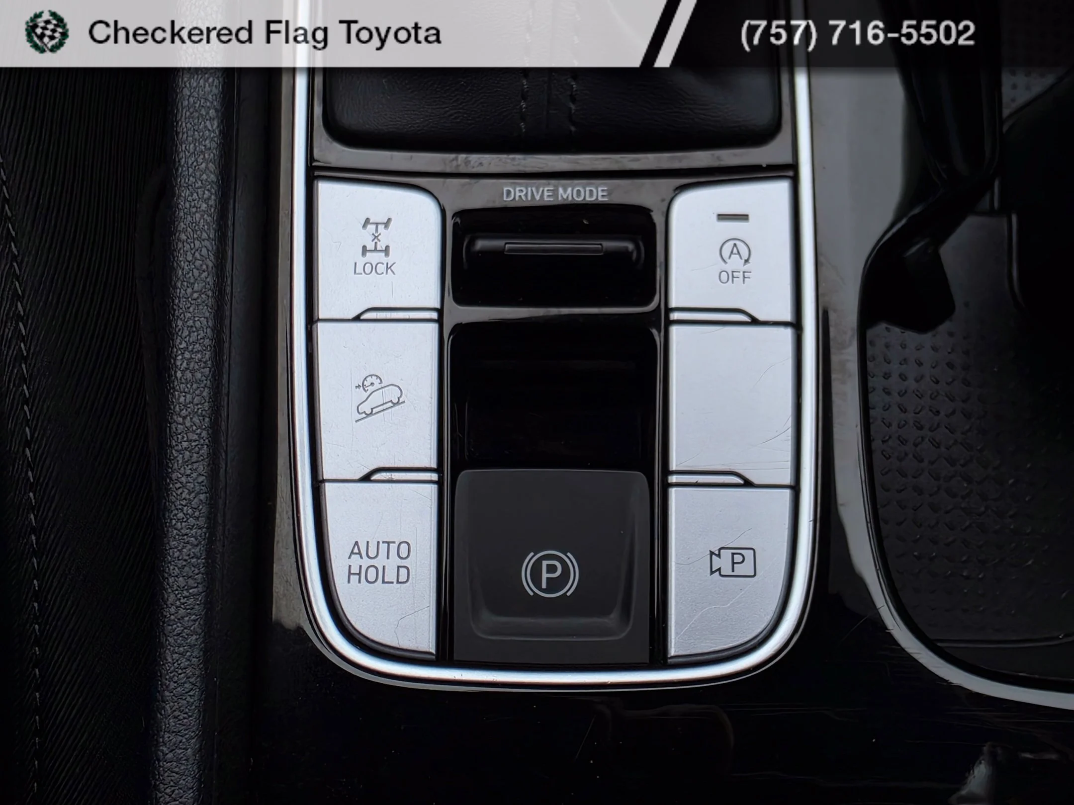 Used 2024 Hampton Gray Hyundai SEL image 18